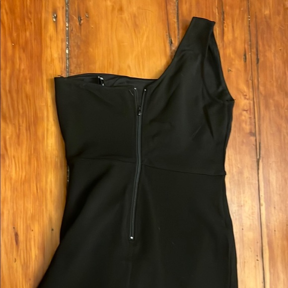 Elegant Black One-Shoulder Cocktail Dress - Picture 6 of 6